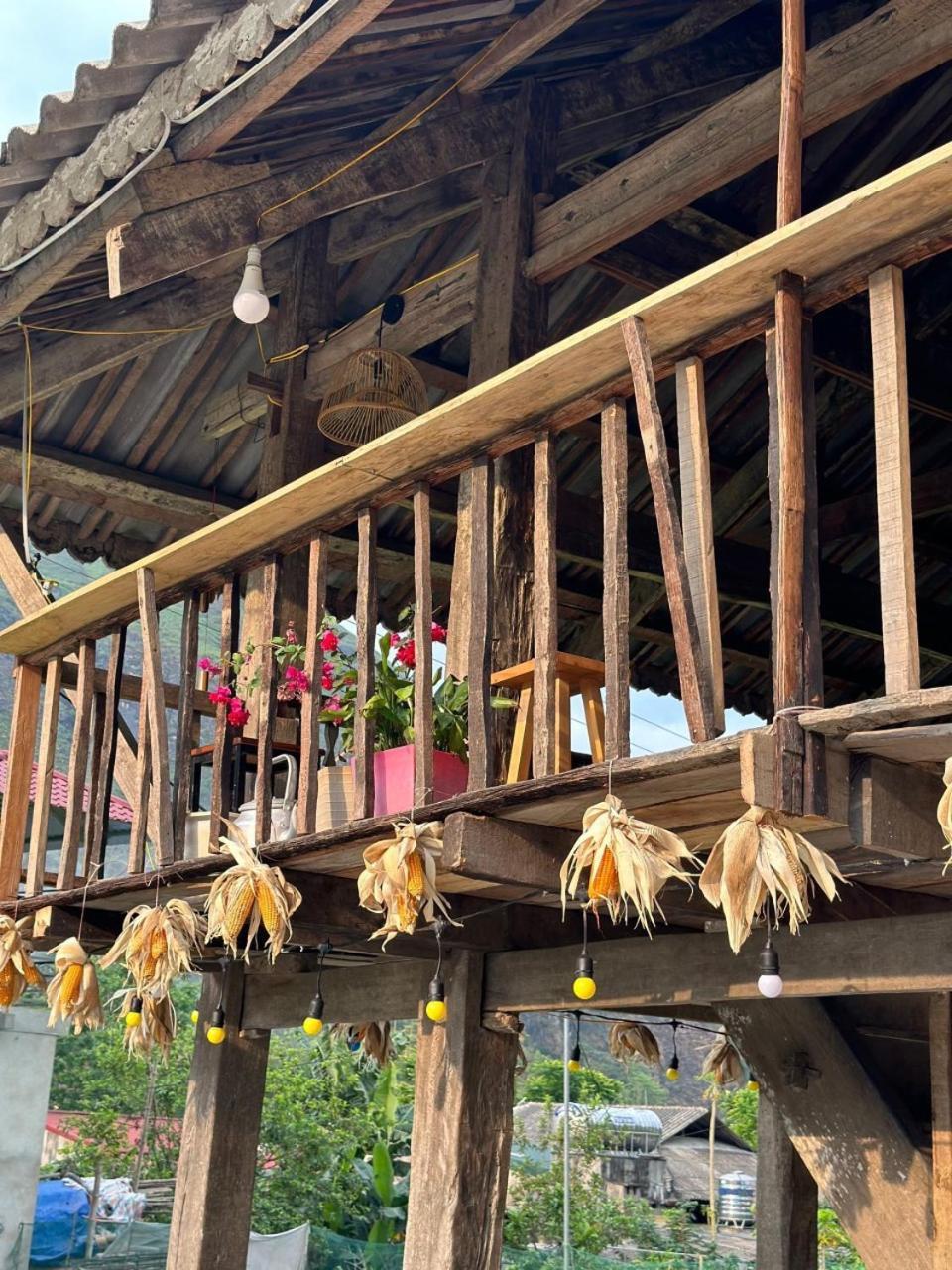 Du Gia Thu'S Homestay Lang Cac Exterior photo